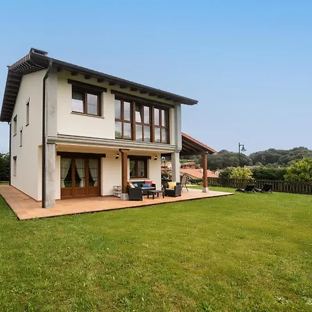 Senda – Jardín Con Vistas Cerca De Llanes