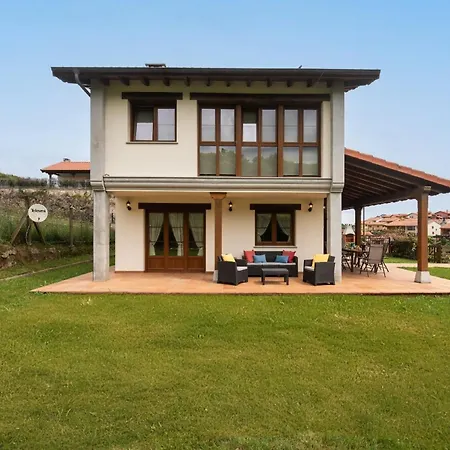 Senda – Jardín Con Vistas Cerca De * Llanes