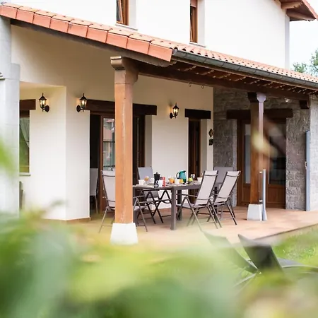 Senda – Jardín Con Vistas Cerca De Villa Llanes