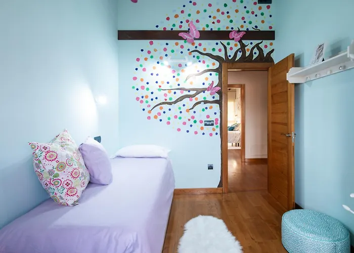 Senda – Jardín Con Vistas Cerca De Villa Llanes